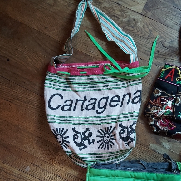 10 For $10 M&M Black and Red Shoulder Bag with Floral Patterns - Picture 3 of 13